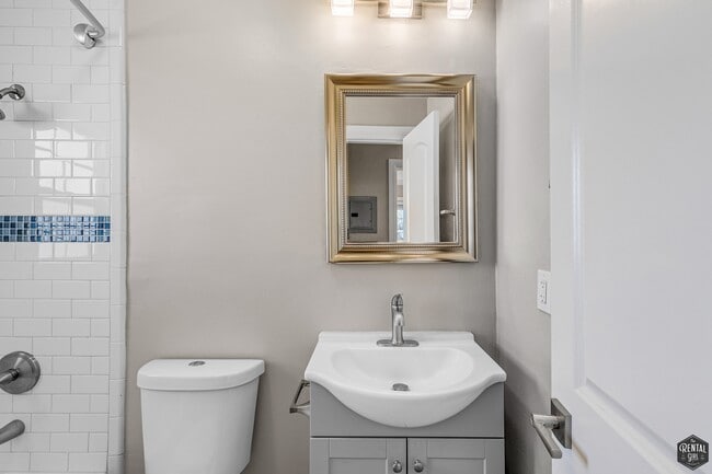 Building Photo - 8613 W Olympic Blvd