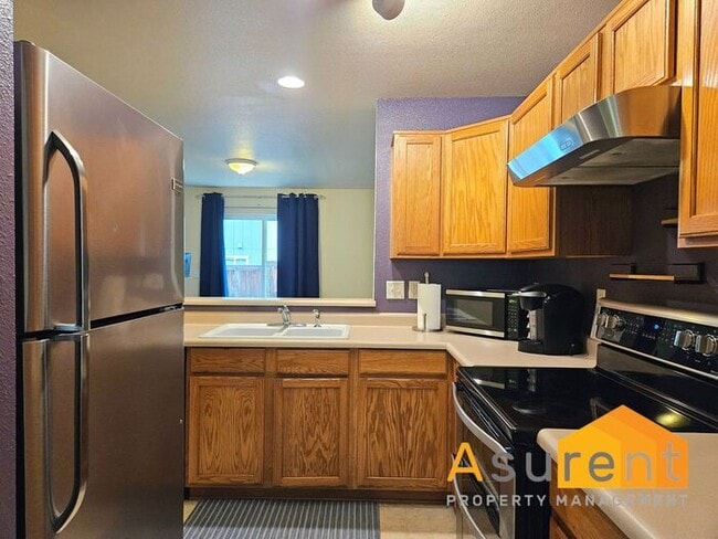 Building Photo - Charming Fully Furnished Home located in the vibrant city of Medford!