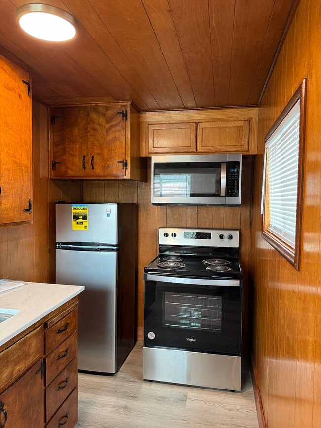 Building Photo - **NOW AVAILABLE!! - Rental Home In Gustine