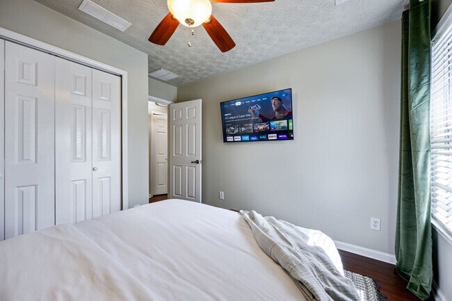 Building Photo - 1431 Bay Overlook Dr