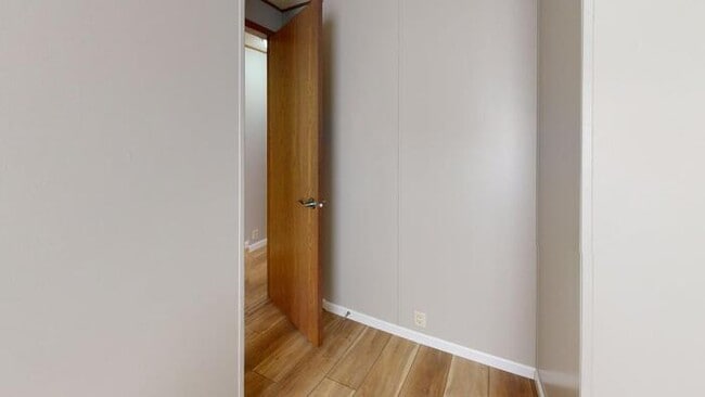 Building Photo - 147 American Ave