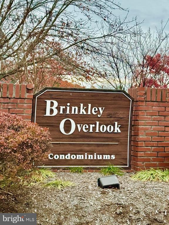 Building Photo - 6000 St Ignatius Dr