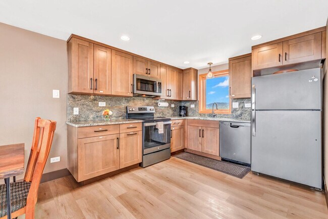 Building Photo - 2160 Mt Werner Cir