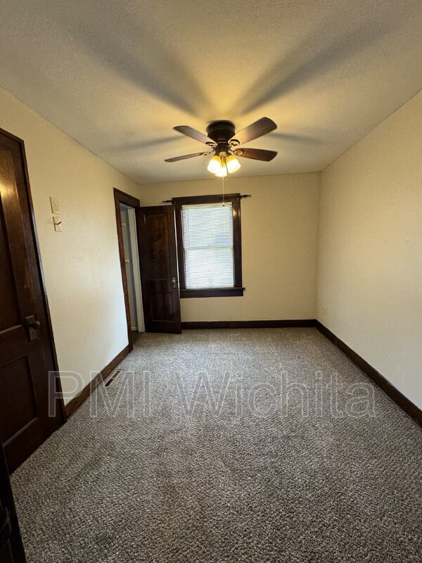 Building Photo - 1556 S Palisade St