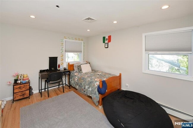Building Photo - 5-15 Dorothy Street Unit 1X