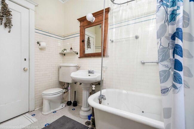 Building Photo - 5121 S Ellis Ave