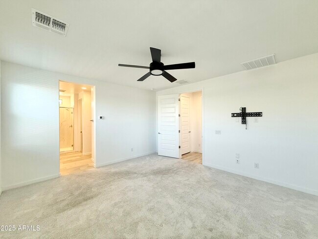 Building Photo - 3266 E Wild Dr