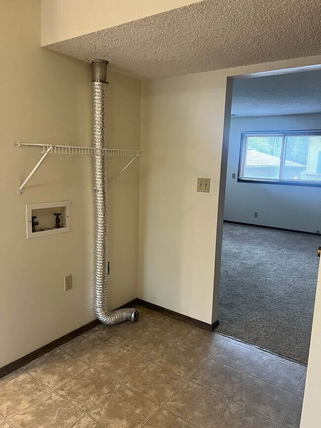 Building Photo - VP-507