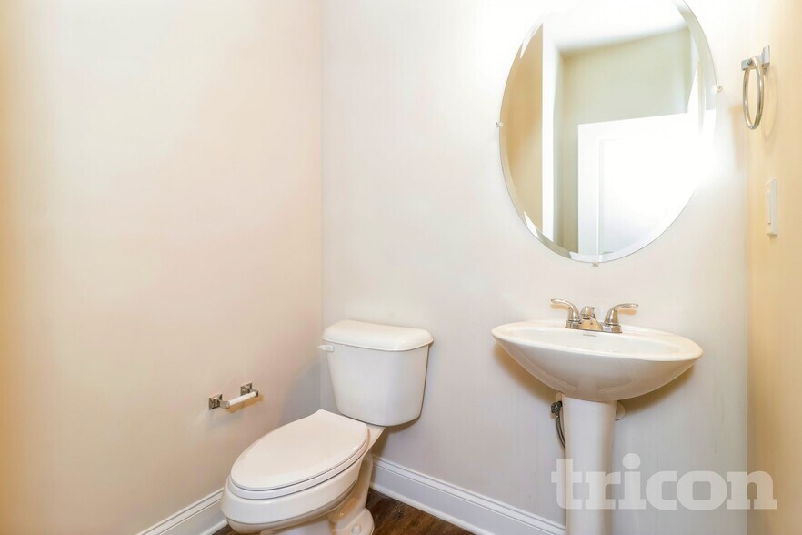 Building Photo - 548 Trickum Hill Dr