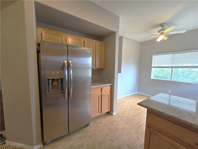 Building Photo - 1050 E Cactus Ave
