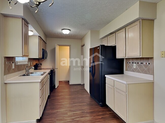 Building Photo - 2097 Earlsway Dr