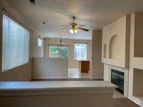 Building Photo - NE Townhouse with all the amenities