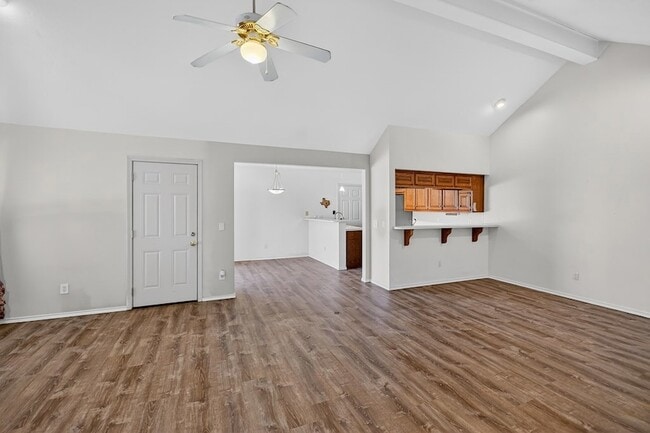 Building Photo - 1709 Castleford Rd