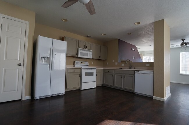 Primary Photo - 752 Mockingbird Ln