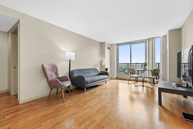 Building Photo - 8 Museum Way