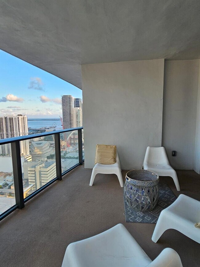 Building Photo - 1600 NE 1st Ave