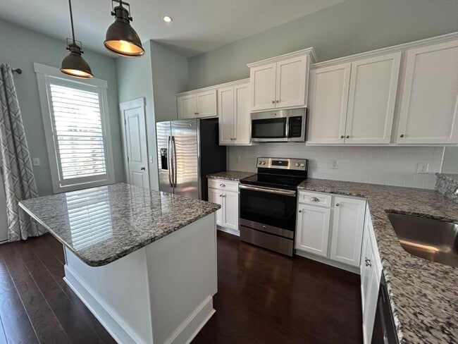 Building Photo - 6008 Richard Bradley Dr