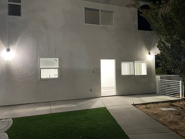 Building Photo - 20811 Tiara St