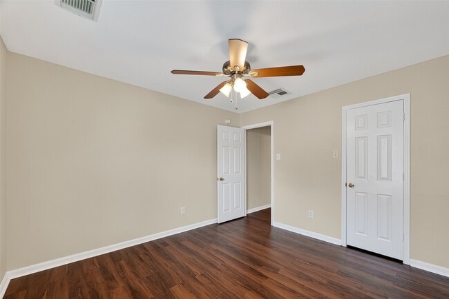 Building Photo - 2711 Shallow Falls Ct