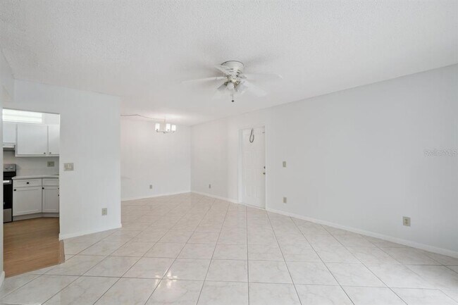 Building Photo - 8215 Sun Spring Cir