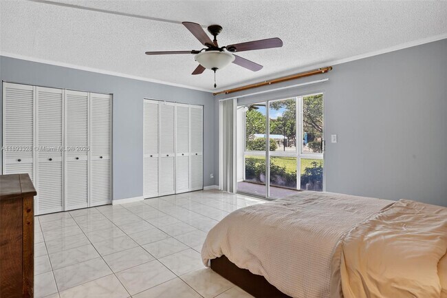 Building Photo - 2405 Antigua Cir