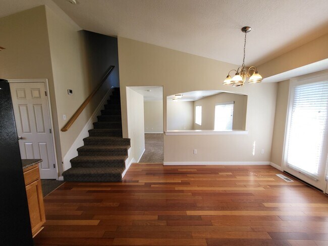 Building Photo - Large Pleasant Grove Home