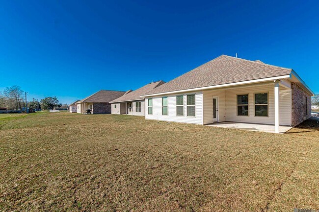 Building Photo - 41401 Cozy Wy
