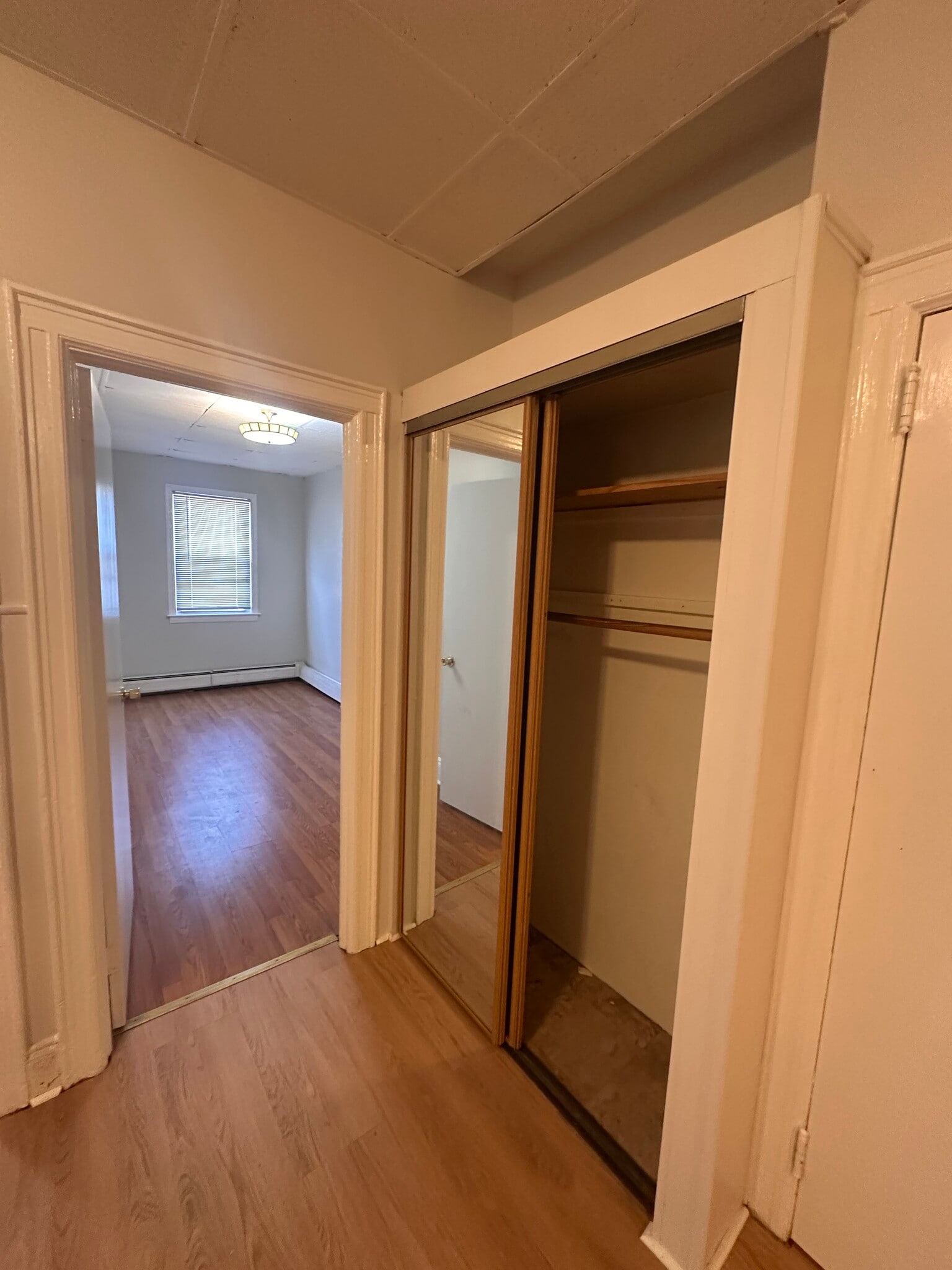 Building Photo - 32 E 47th St