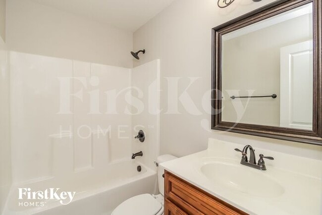 Building Photo - 438 Garland Dr