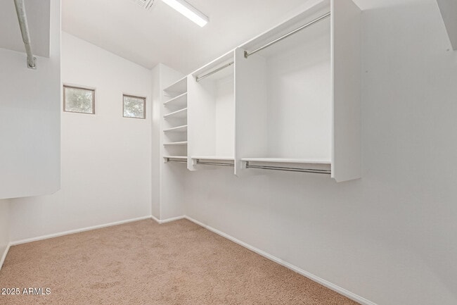 Building Photo - 40882 W Robbins Dr
