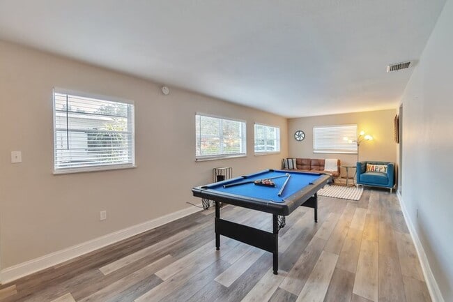 Building Photo - 3202 E Jean St