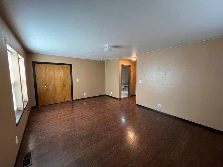 Building Photo - 412 NW F St