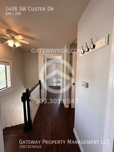 Building Photo - 1408 SW Custer Dr