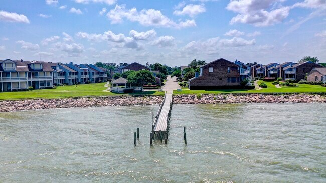 Building Photo - 2601 S Broadway St