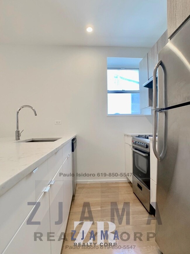 Building Photo - 134 17th St