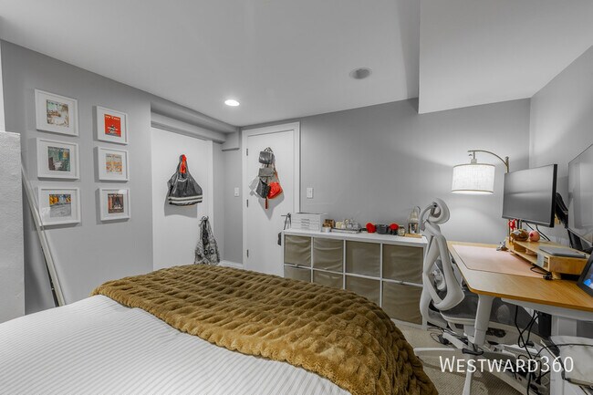 Building Photo - 3127 N Racine-1
