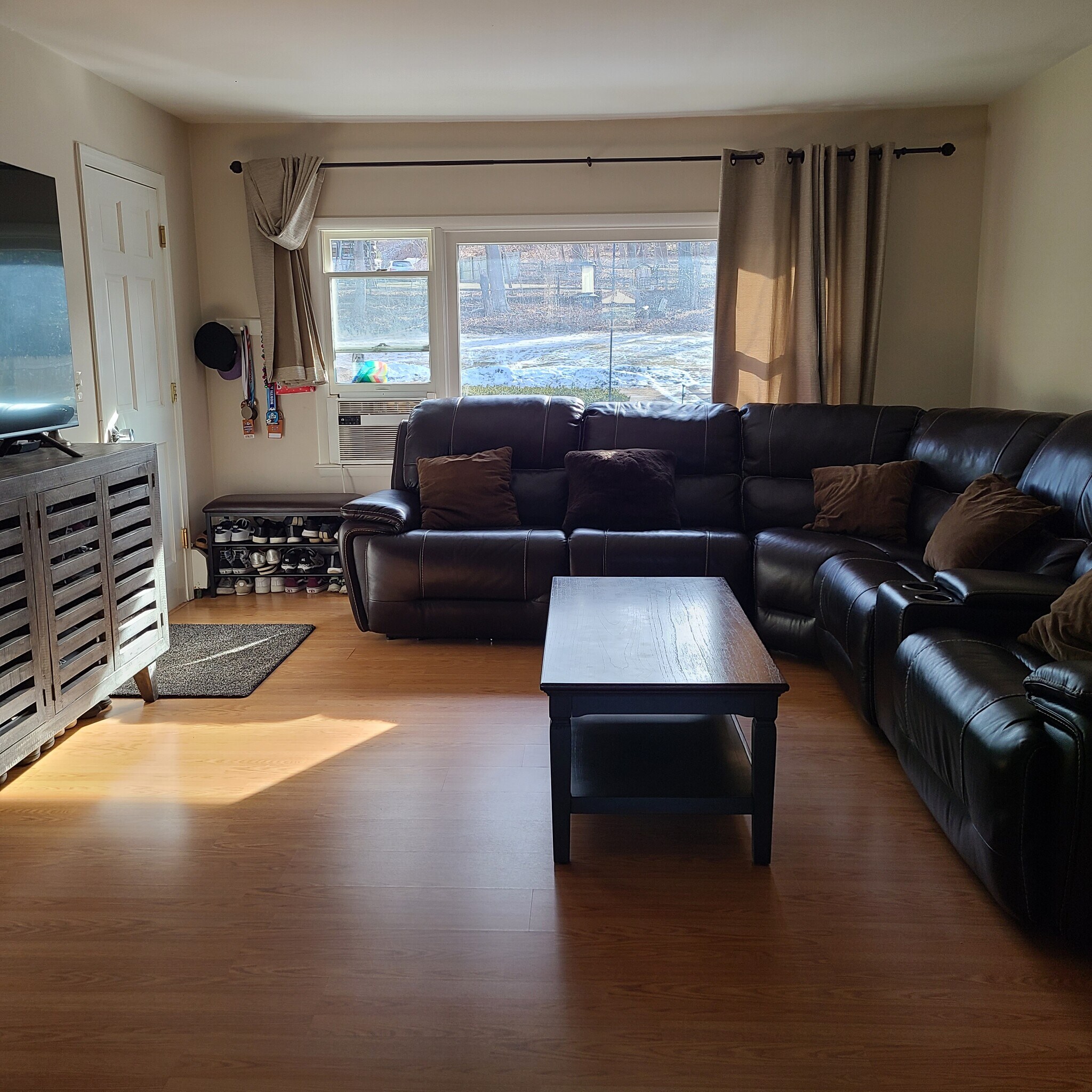 Familyroom - 14 Fleetwood Park