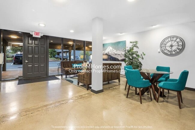 Building Photo - Cozy Two Bedroom Condo at Oswego Terraces!