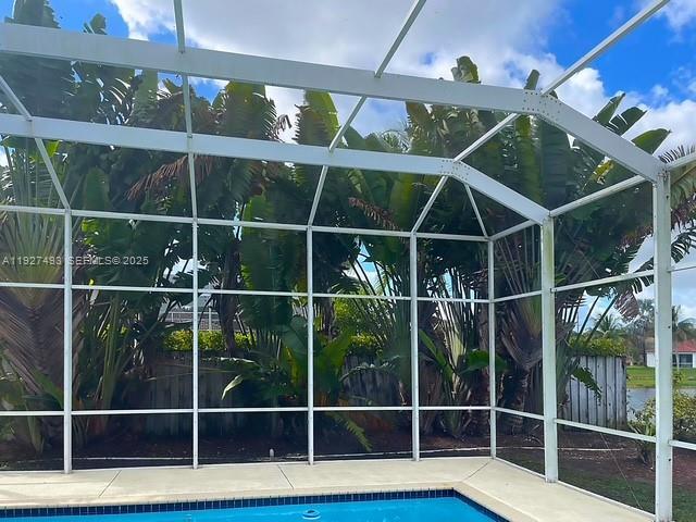 Building Photo - 2640 Fairways Dr