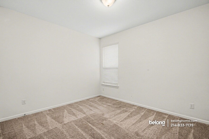 Building Photo - 5458 Ridgeway Dr