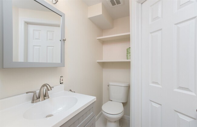 Building Photo - 281 Pavonia Ave