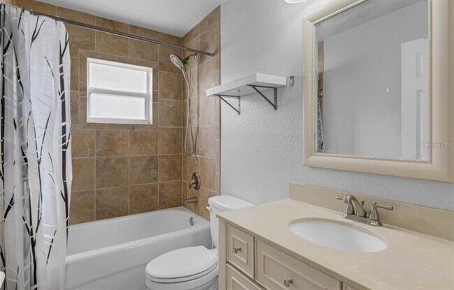 Building Photo - 3570 Manor Loop