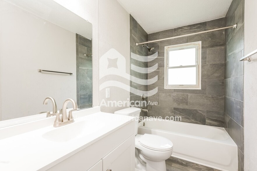 Building Photo - 1530 Wilber St