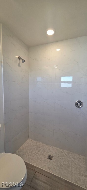 Building Photo - 910 SW 7th Ct