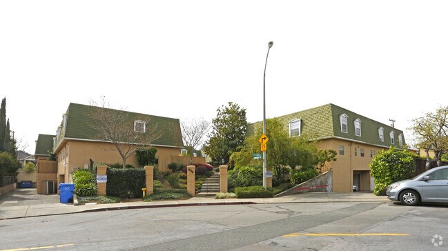 Primary Photo - 596 La Conner Dr