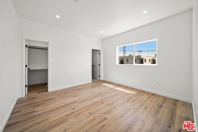 Building Photo - 6049 Craner Ave