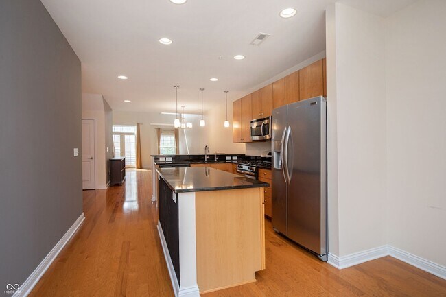 Building Photo - 517 N Park Ave