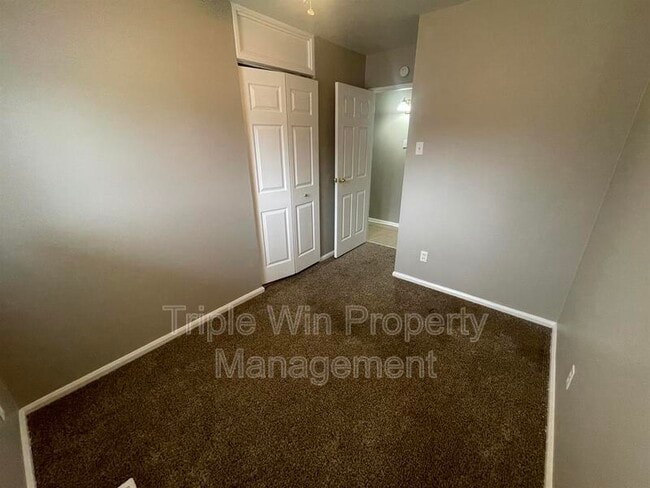 Building Photo - 915 Mullanphy Ln