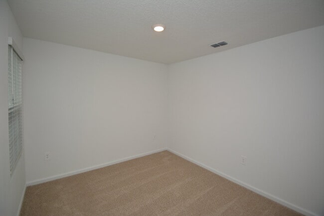 Building Photo - 344 Redbud Rd
