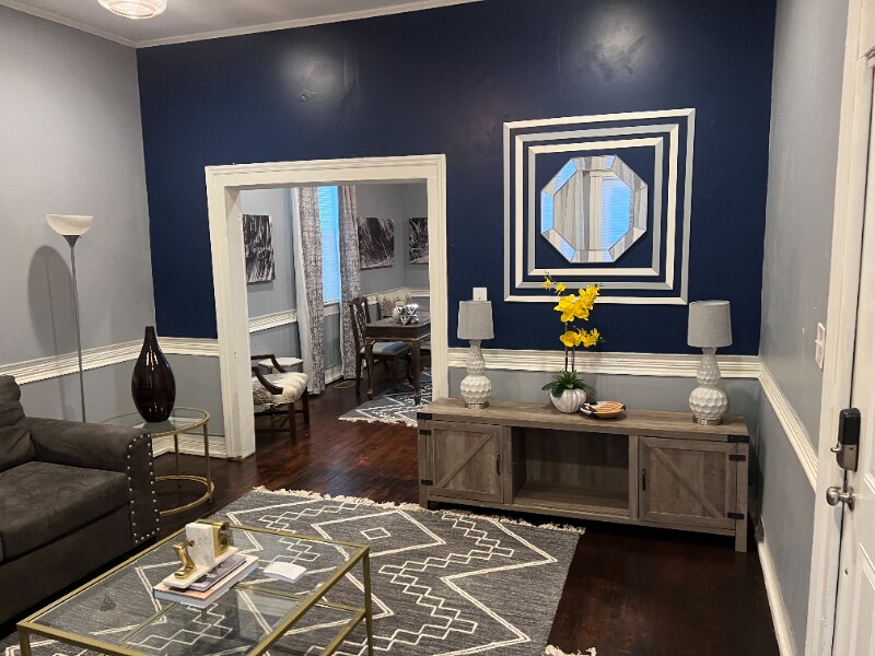 Building Photo - 514 W 38th St